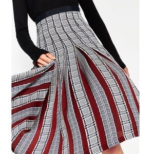Zara Ecru Printed Accordion-pleat Mid-length skirt